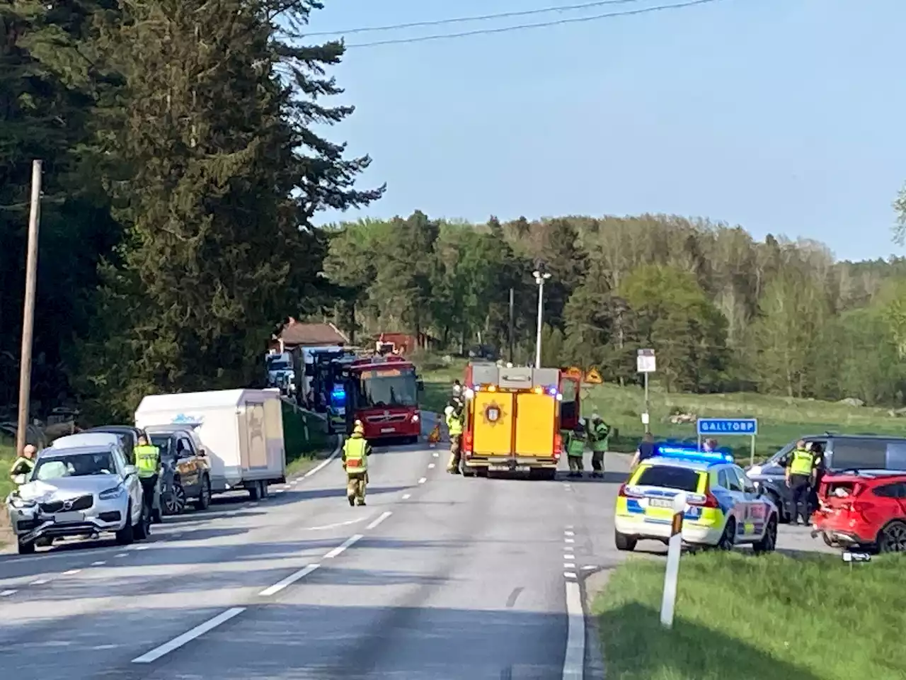 TV: Bil påkörd bakifrån – två till sjukhus