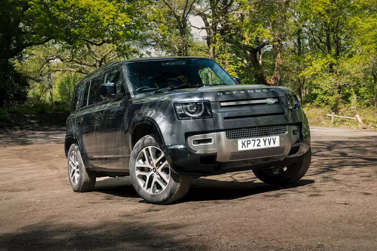 Land Rover Defender 110 D300 | PH Fleet