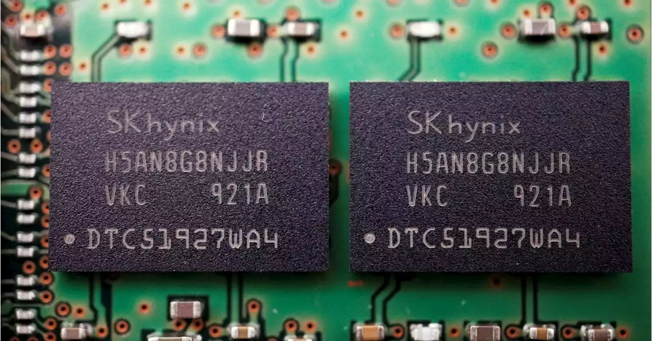 Samsung, SK Hynix shares rise after China fails U.S. rival Micron in security review