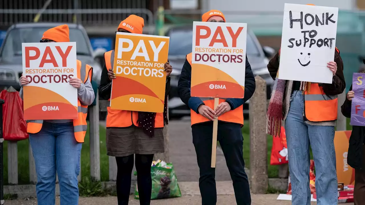 Scotland's junior doctors offered 14.5% cumulative pay rise amid walkout threat