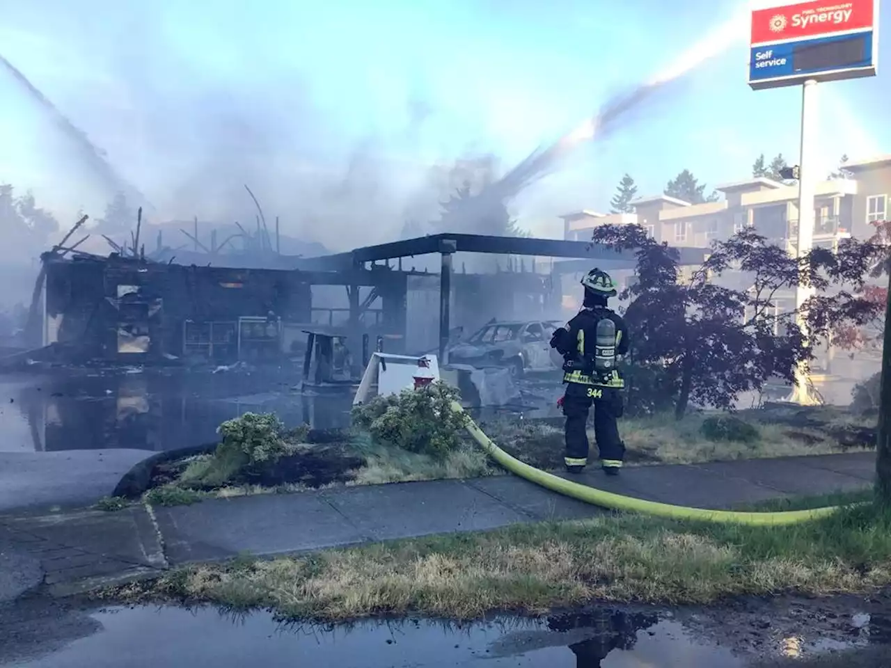 Comox gas station destroyed by fire after car hits pump, minor injuries reported