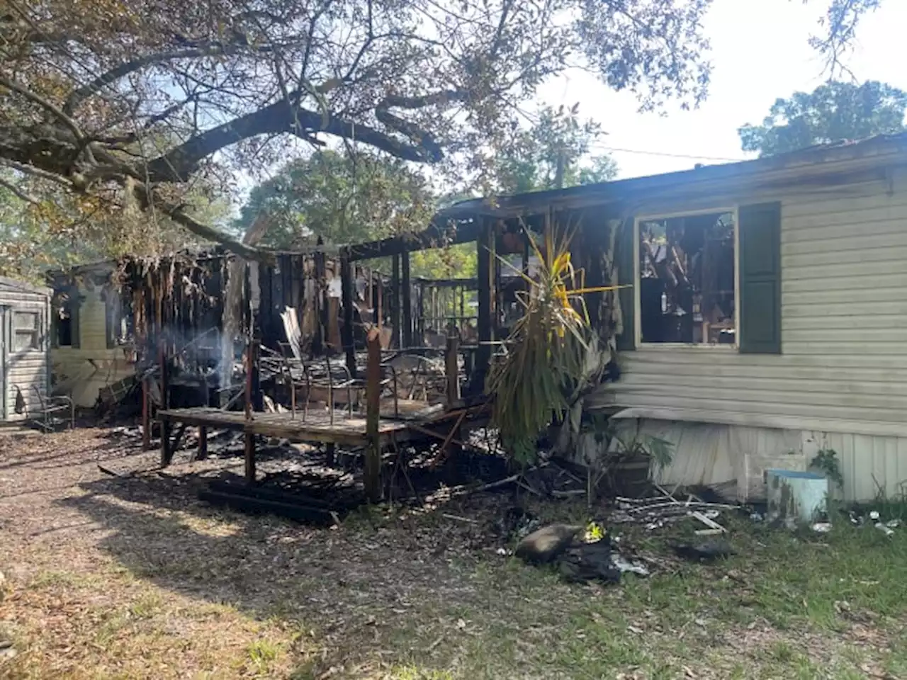 1 dead in mobile home fire on Jacksonville’s Westside, JFRD says