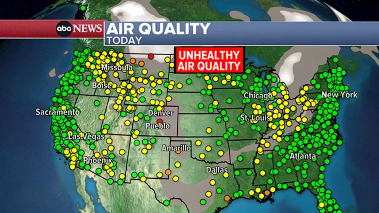 Large areas of US experiencing poor air quality due to Canadian wildfires