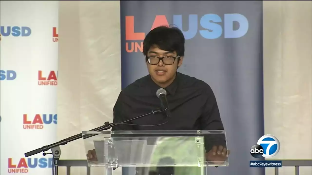 LAUSD holds event recognizing graduates who completed their studies while experiencing homelessness