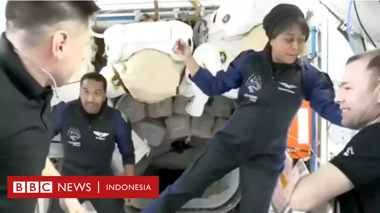 NASA: Astronaut perempuan Arab pertama telah mendarat di stasiun luar angkasa - BBC News Indonesia