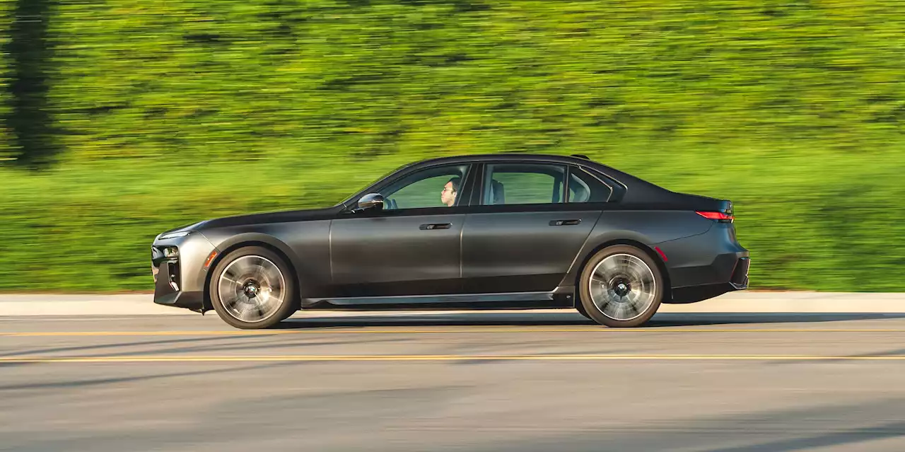 2023 BMW i7 xDrive60 Tested: Green Is Good