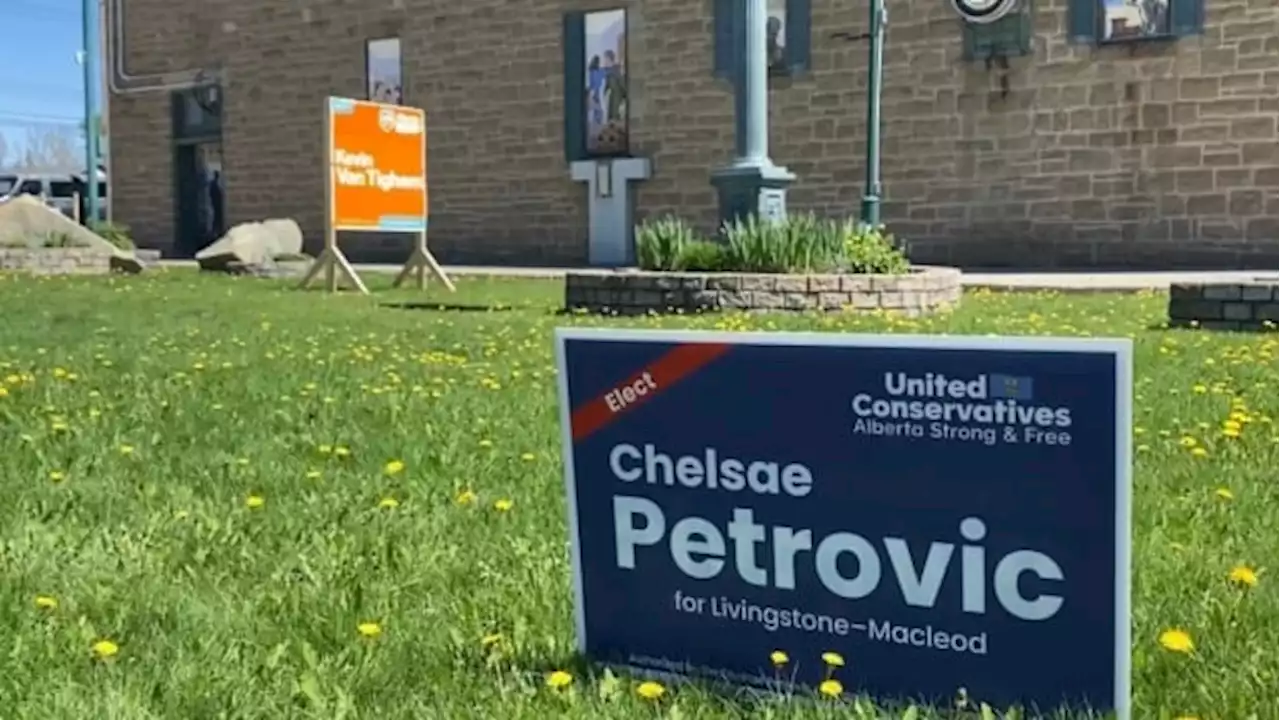 'The neighbours are going to think we're communists': Voting progressive in rural Alberta | CBC News