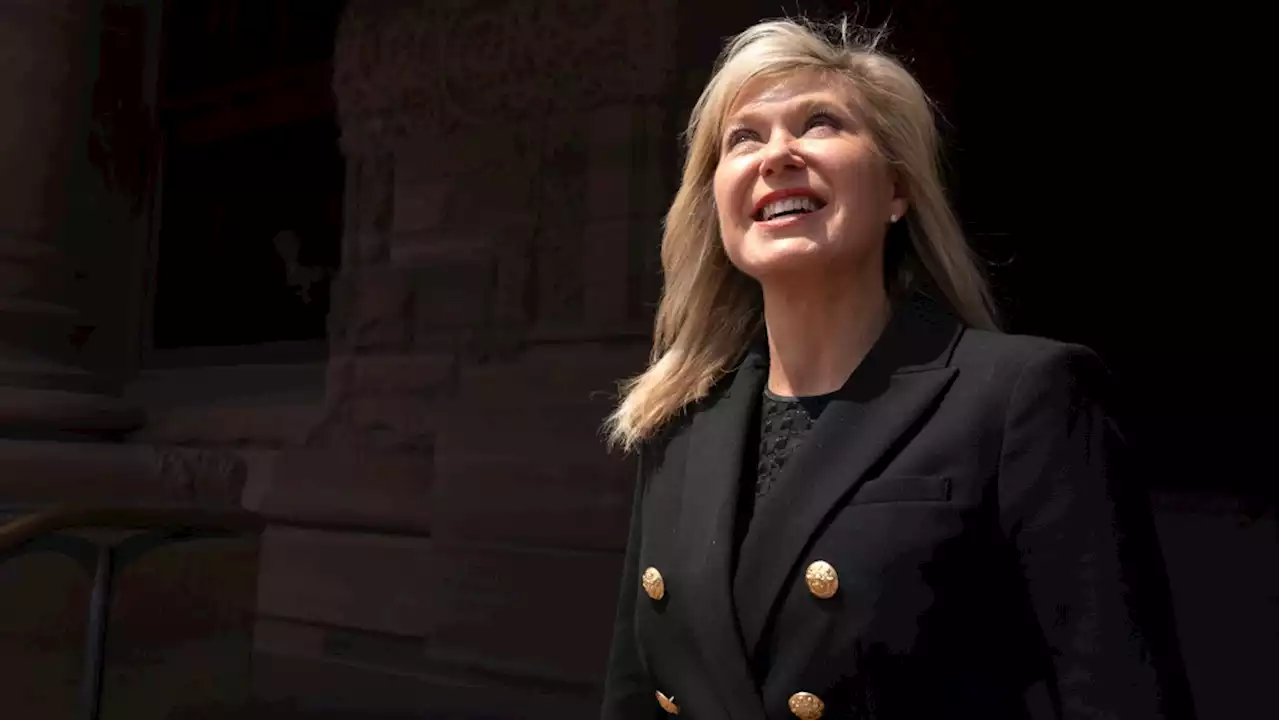 Bonnie Crombie won’t step down as Mississauga mayor as she prepares to run for Ontario Liberal Party