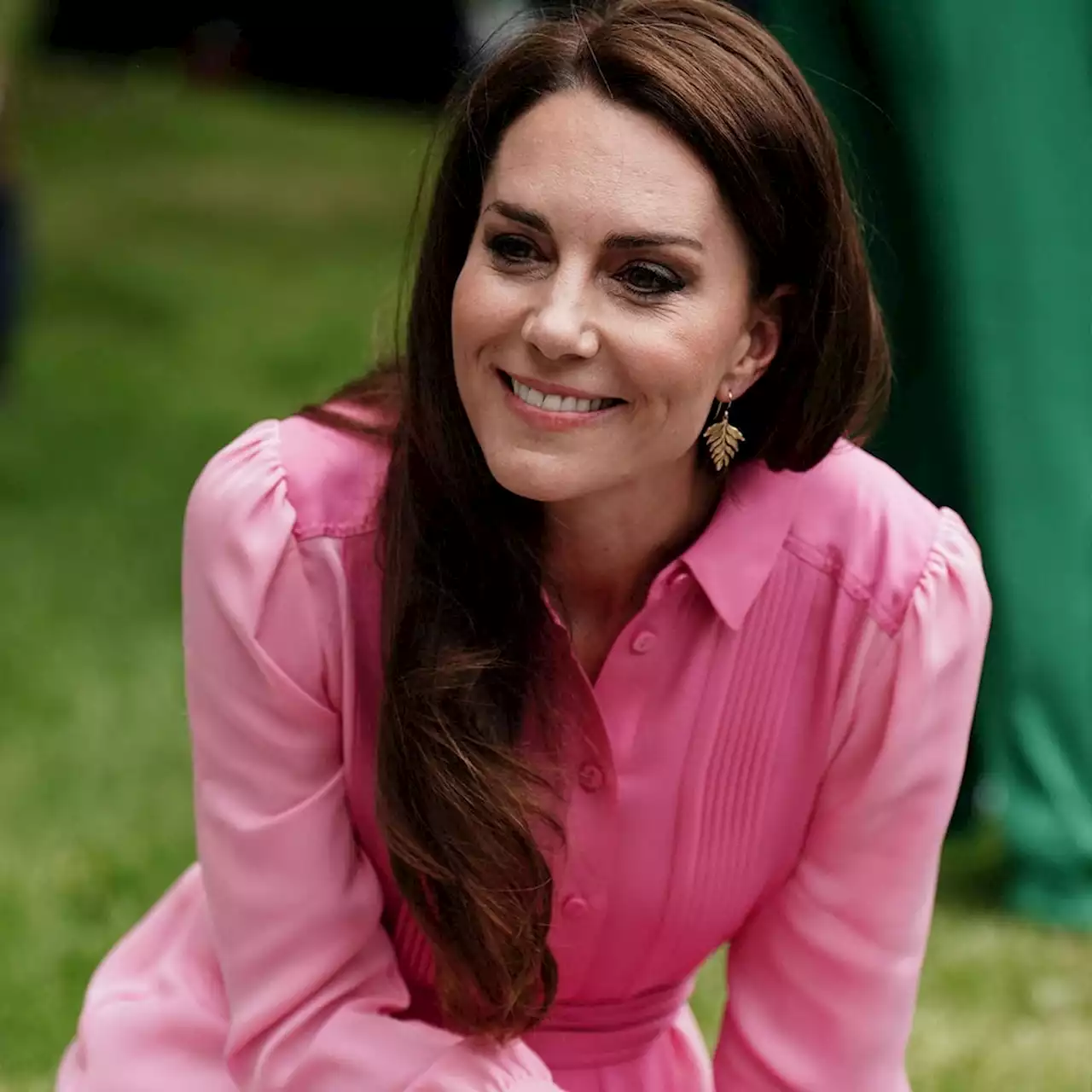 Here's What Kate Middleton Said When Asked to Break Royal 'Rule' About Autographs - E! Online