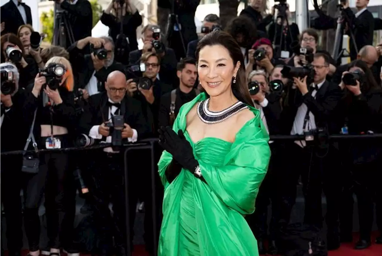 Michelle Yeoh : la star revient sur son geste inattendu lors de sa victoire aux Golden Globes 2023