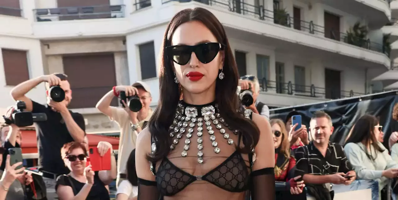 Irina Shayk En Sous V Tements Et Bas Sexy Elle Ose La Tendance