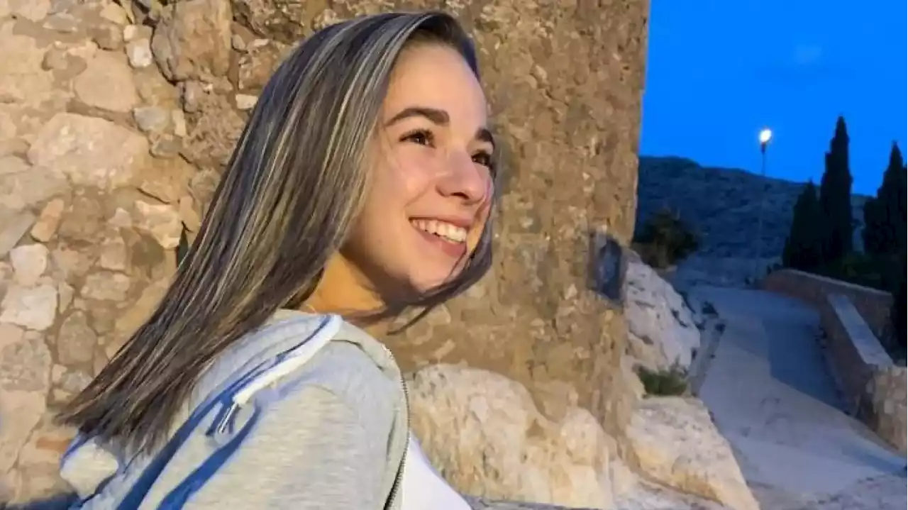 La madre de Marta Pérez, la joven en coma por un batido de proteínas, explota contra Sanidad: 'Es un pulso constante'