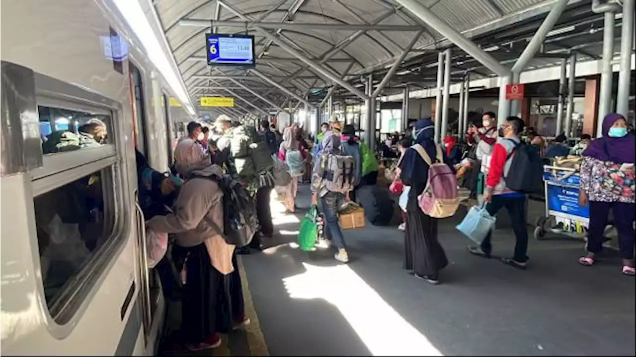 Mulai 1 Juni, Stasiun Jatinegara Layani Keberangkatan 4 Kereta Jarak Jauh Ini