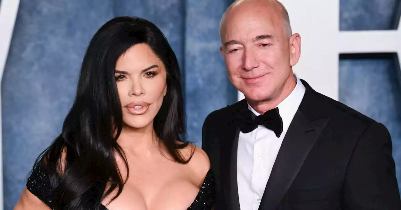 Fiancés à Cannes : Jeff Bezos et Lauren Sánchez apparaissent bague au doigt sur leur superyacht