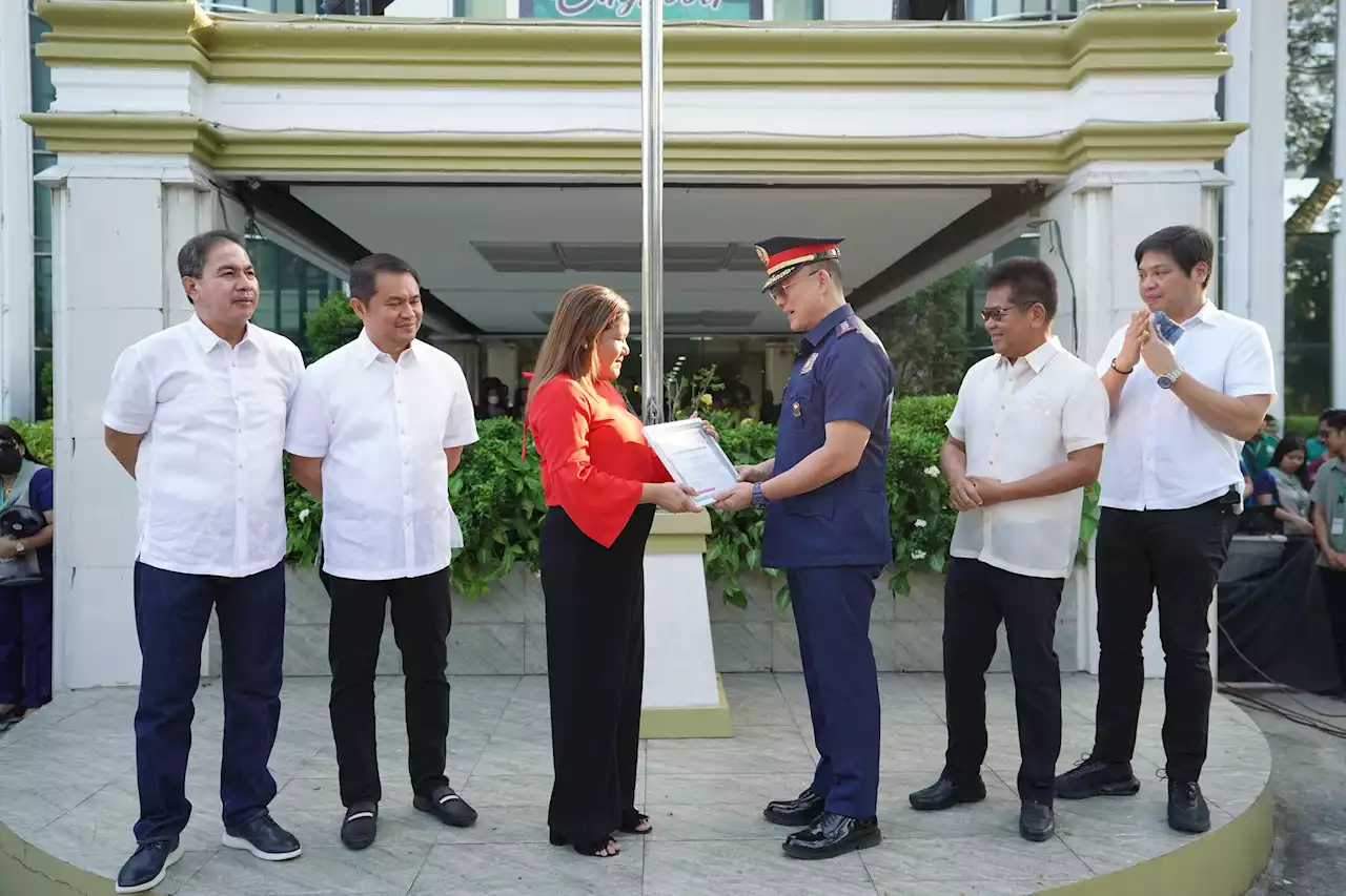 Las Piñas police chief commended for dedication to work, unwavering service