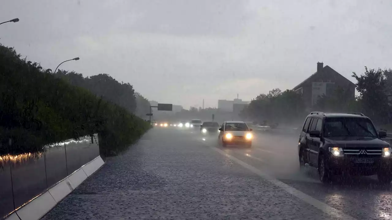 Gewitter, Starkregen und Sturmböen: Unwetter-Front kehrt auch heute in einigen Regionen zurück