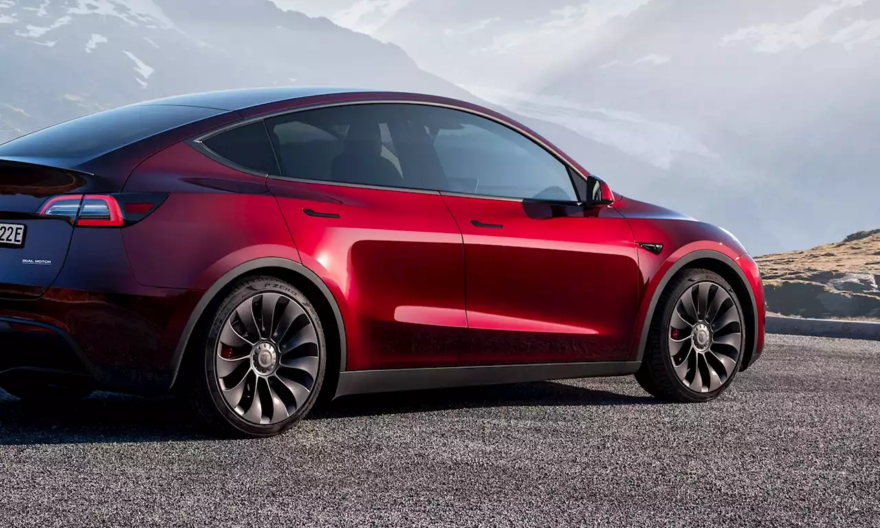 Algunos Tesla Model Y recargan mucho más rápido que otros, pero el cliente no puede elegir