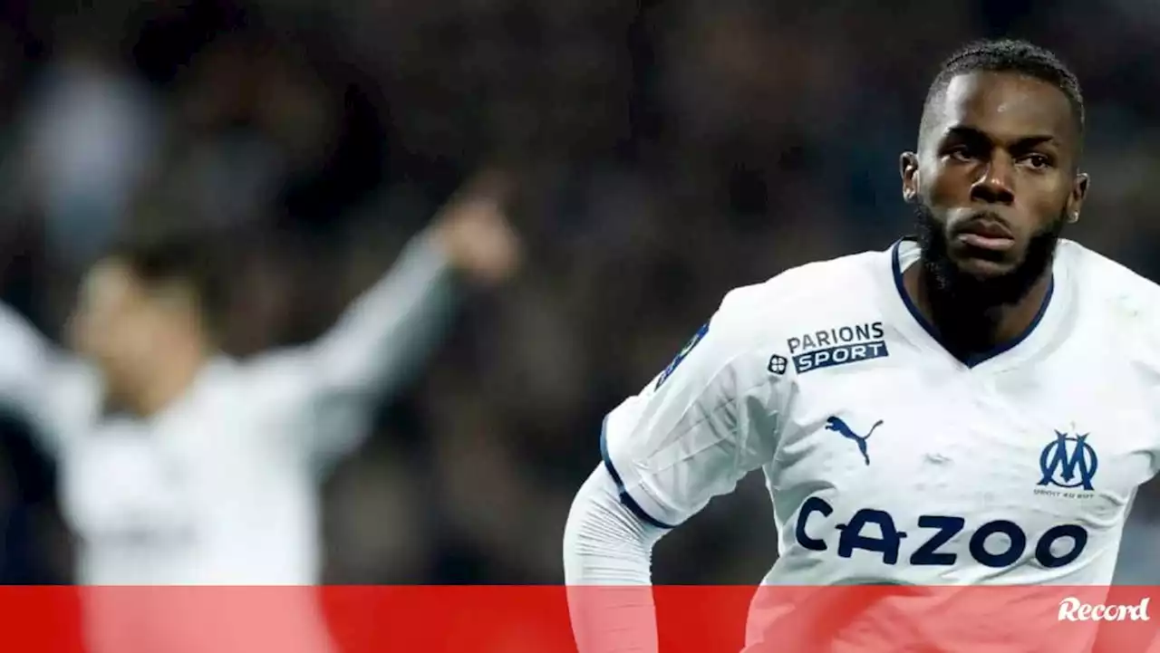 Nuno Tavares é o defesa mais goleador na Ligue 1 e opção para Roberto Martínez