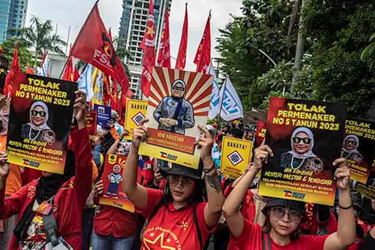 Unjuk Rasa Buruh di Kantor Kemenaker, Tuntut Cabut Permenaker No 5 Tahun 2023