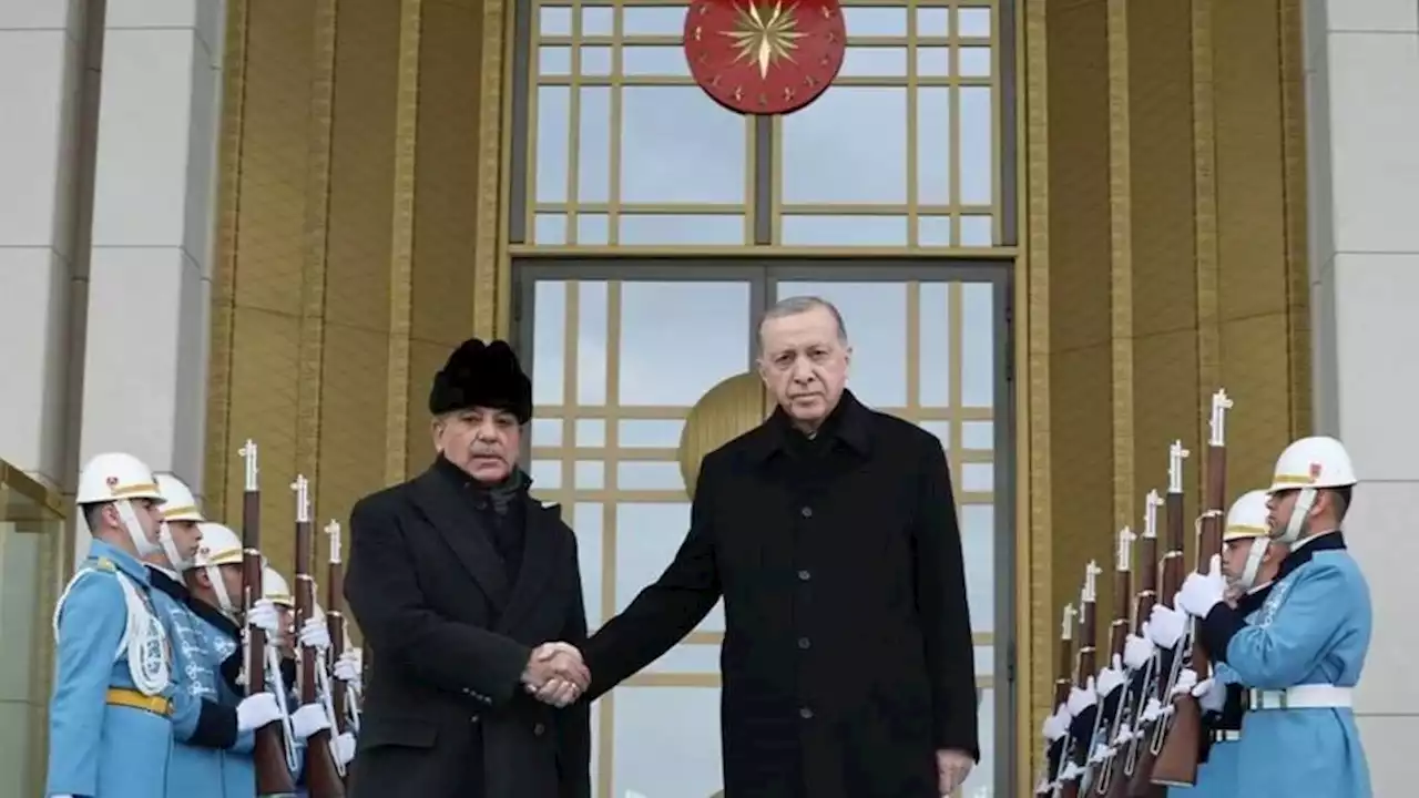رئيس وزراء باكستان يهنئ أردوغان لتقدمه في الجولة الأولى من الانتخابات