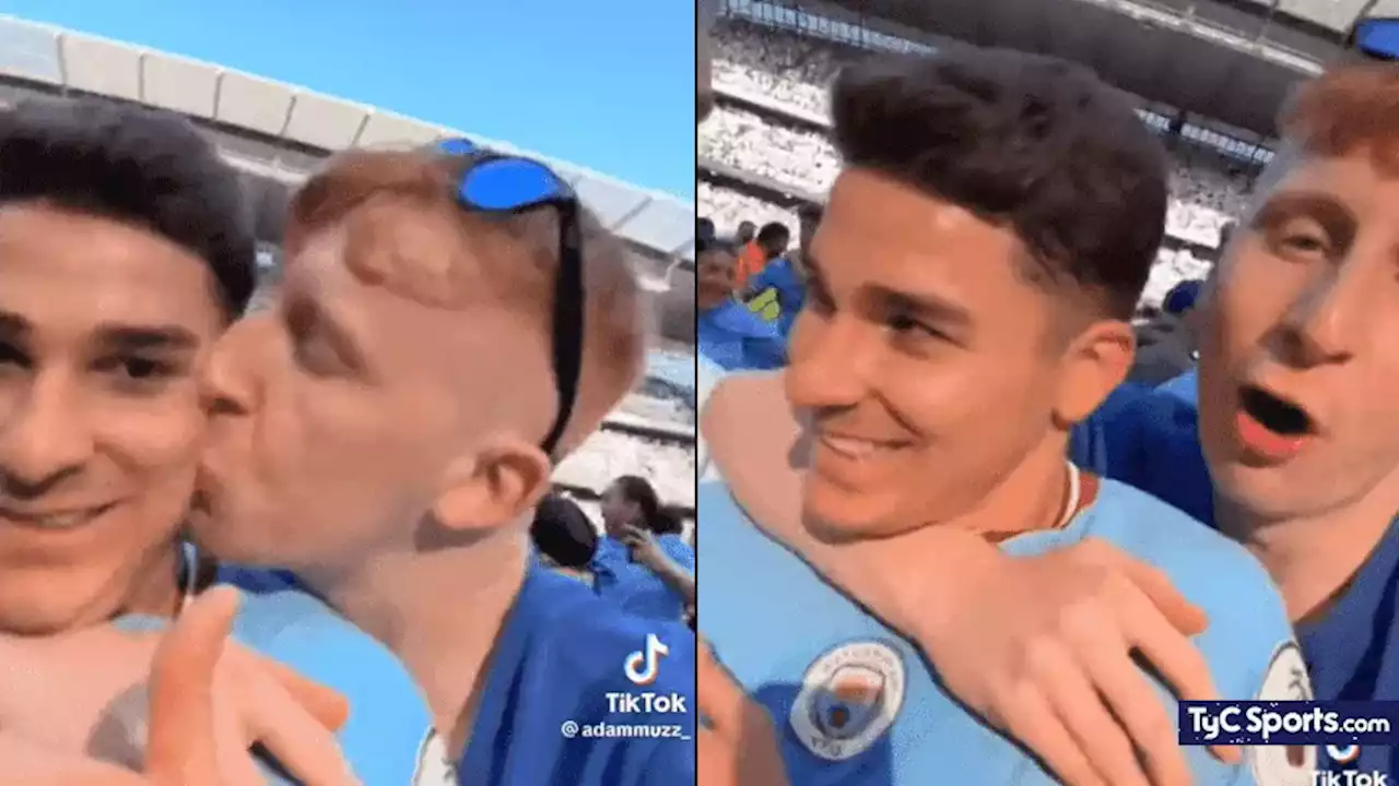 ¡Amor sin límites! El video viral de Julián Álvarez con un hincha del Manchester City - TyC Sports