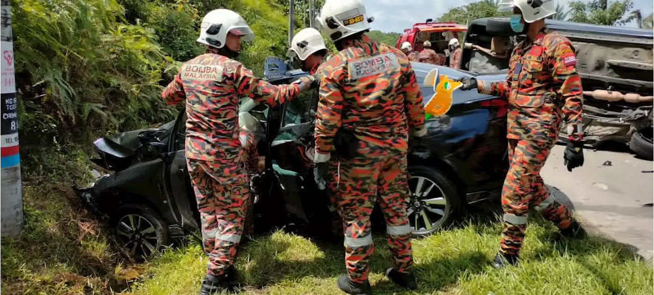 Wanita maut, dua parah dalam kemalangan