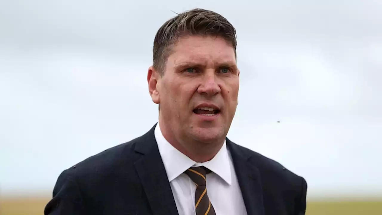 Hawthorn chief executive Justin Reeves quits club 'to prioritise mental health'