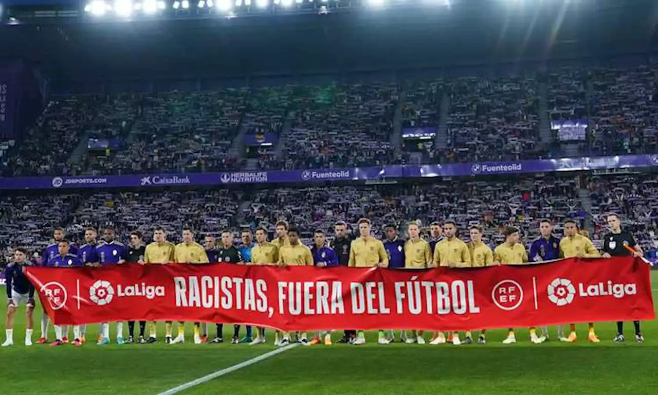 Liga: 'Stop al razzismo'. Barcellona ancora ko, Kubo fa vedere la Champions alla Real Sociedad