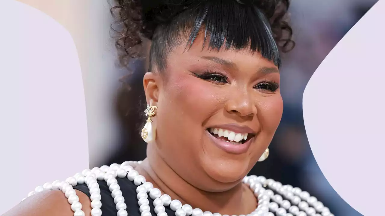 Lizzo basically has two haircuts in one right now