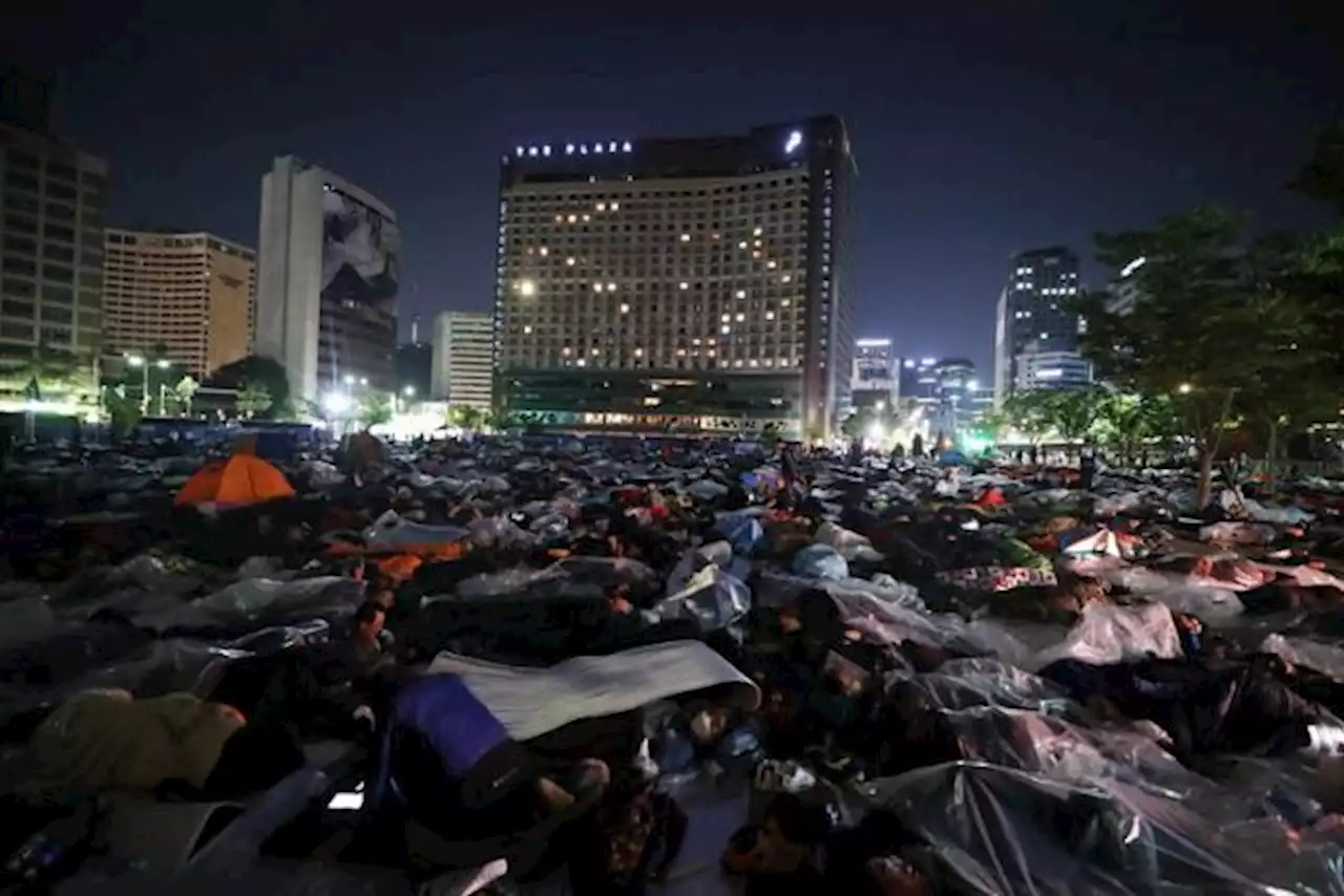 '야간집회' 처벌은 위헌?... '0~6시 헌재 결정 없어'