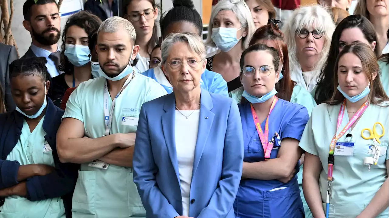 La minute de silence en hommage à l’infirmière tuée à Reims en images