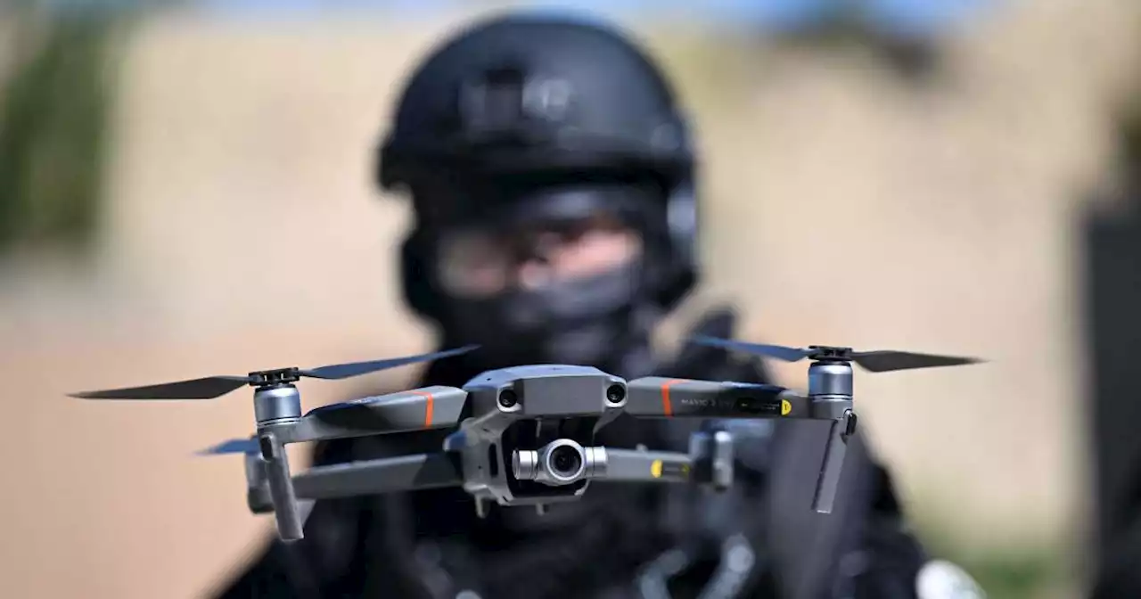 Les forces de l’ordre peuvent bien utiliser des drones équipés de caméras en manifestation