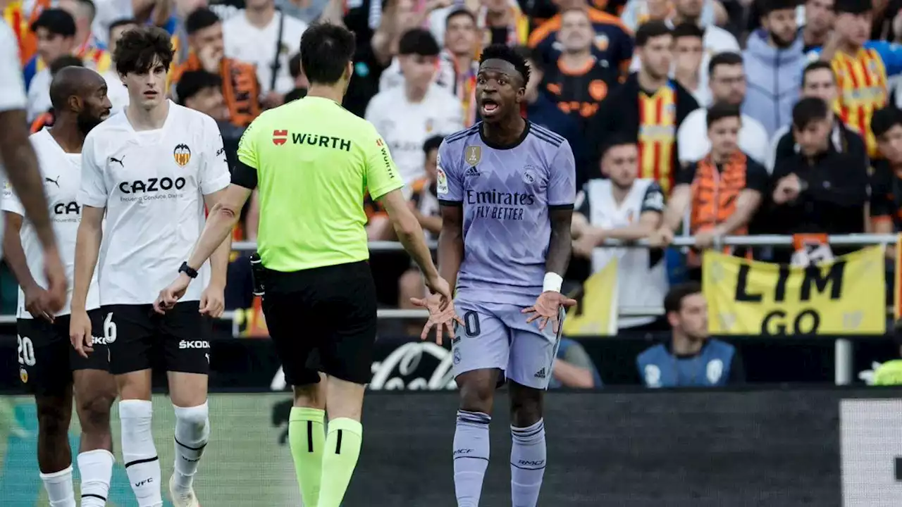 Real Madrid: anulado cartão vermelho a Vinícius Jr. devido a erro do VAR