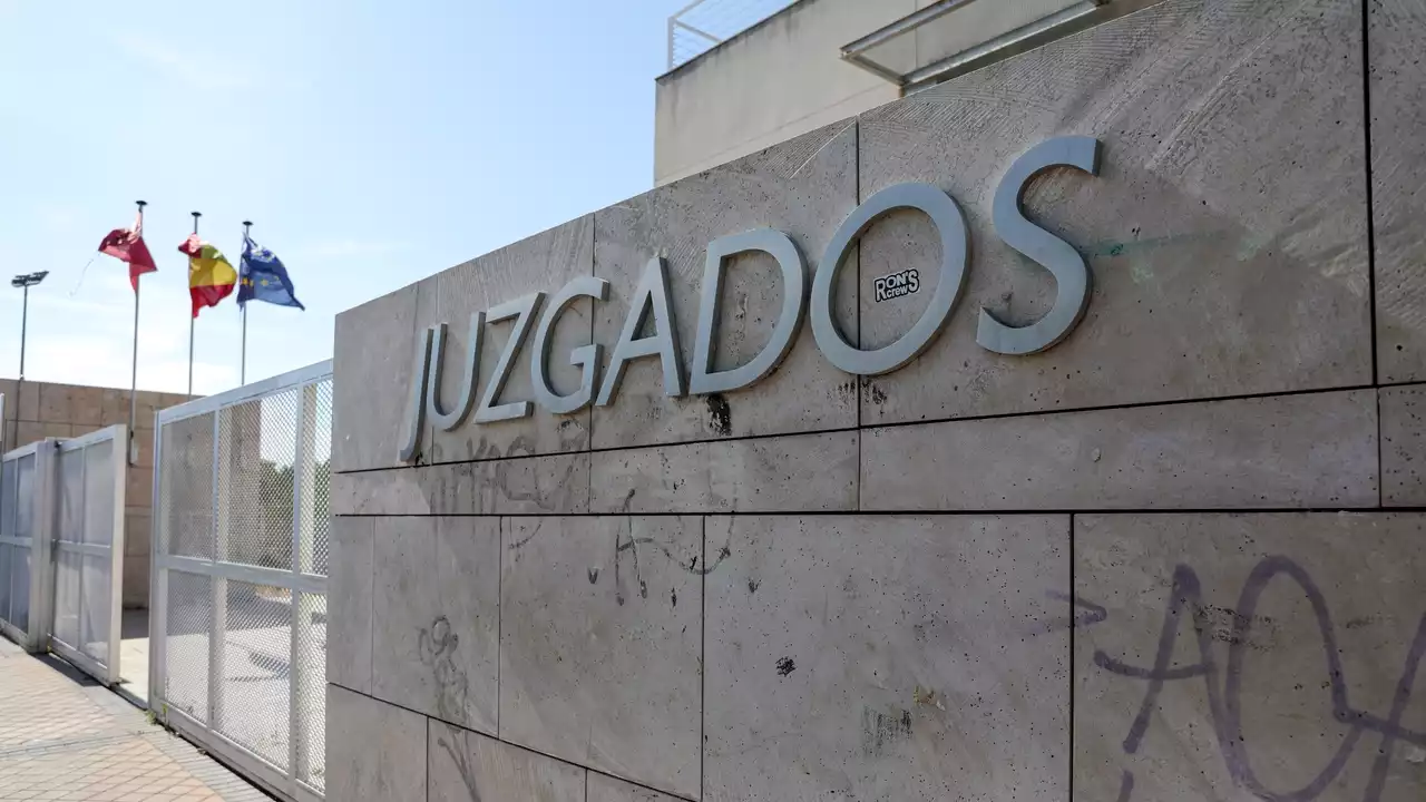 El juez retira la orden de alejamiento del padre de la 'casa de los horrores' de Colmenar respecto a su mujer, a petición de ella