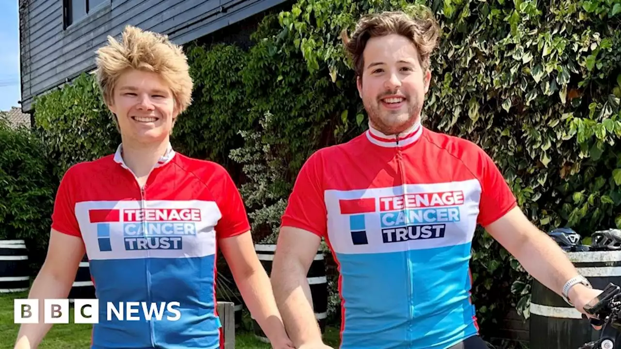 RideLondon: Amateur cyclists race 100 miles on tandem