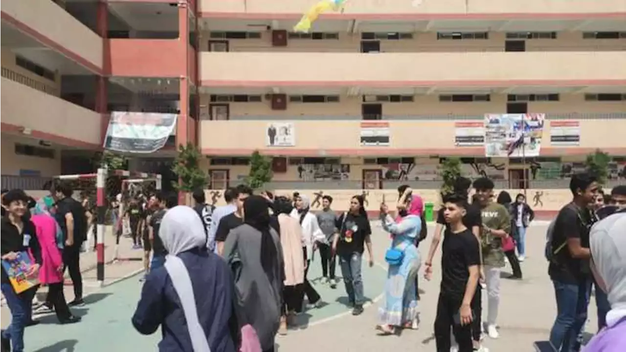 بدائل الثانوية العامة للبنين والبنات 2023 بالمحافظات.. توفر إقامة وعمل