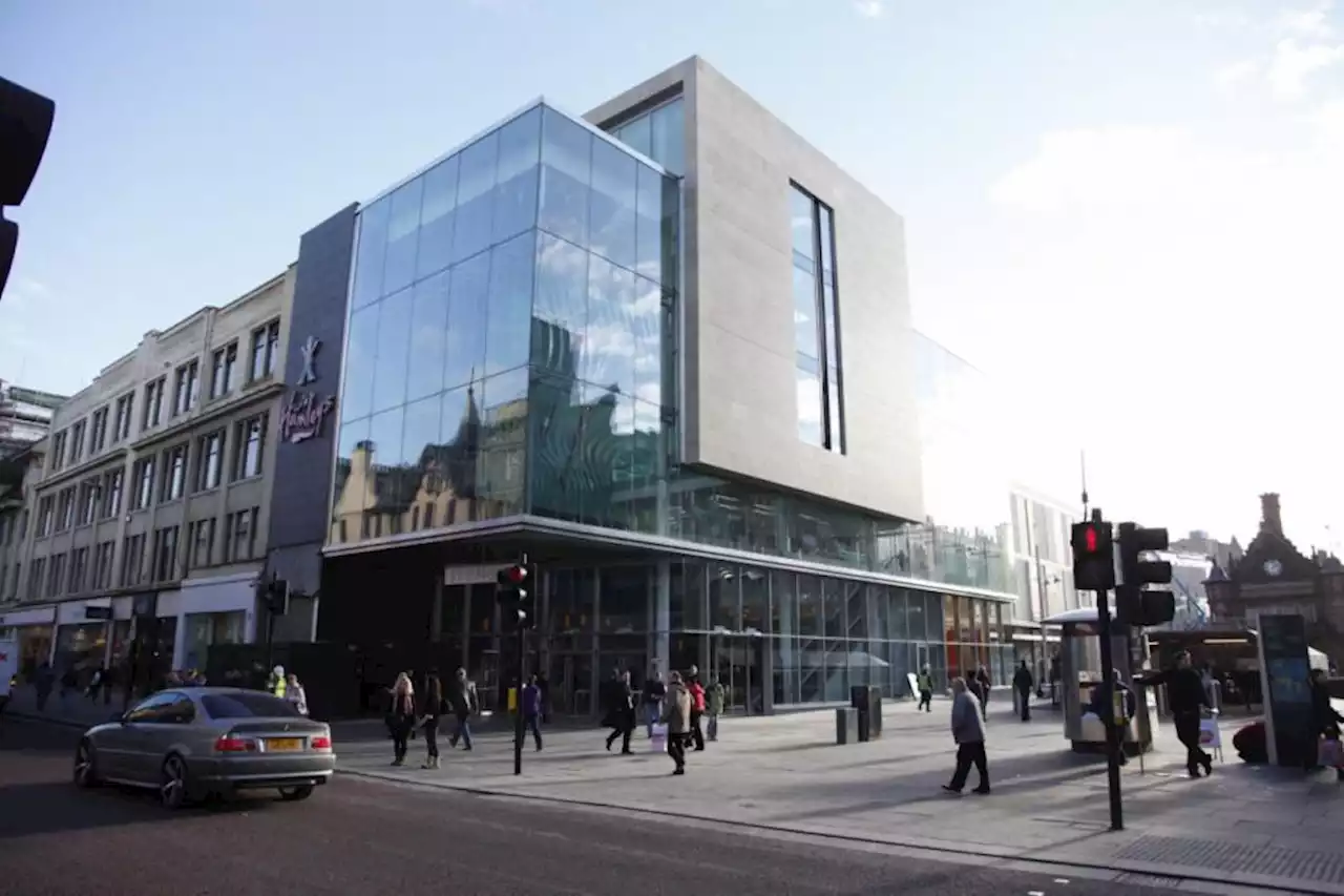 New restaurant opens in city shopping centre