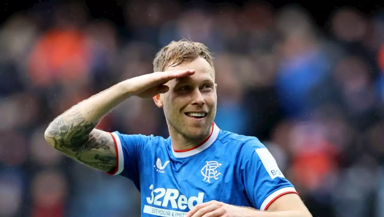 Top TV stars pose with Scott Arfield after final appearance at Ibrox