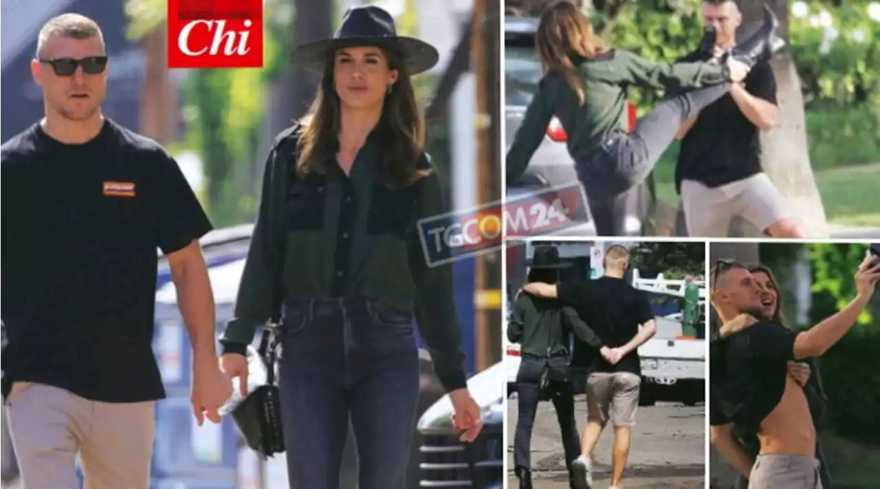 Elisabetta Canalis mano nella mano con Georgian Cimpeanu