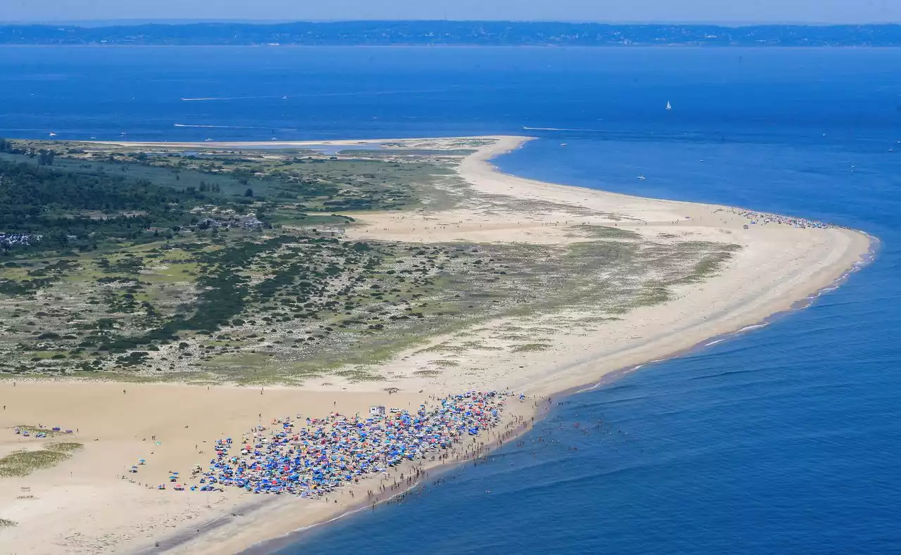 2 bodies recovered from the water off Sandy Hook this month. Police are investigating.