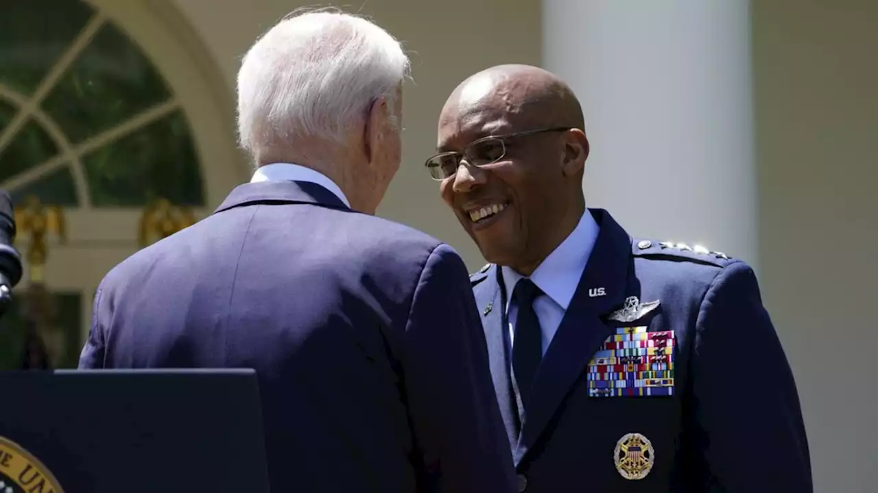 Joe Biden présente son futur chef d'état-major, un «guerrier» engagé contre le racisme