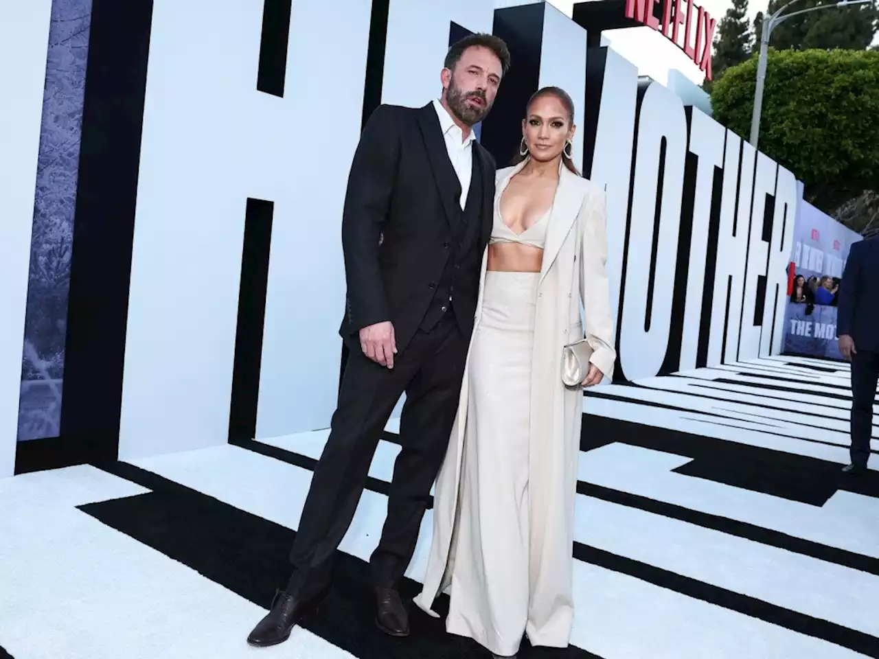 Jennifer Lopez, Ben Affleck, & Jennifer Garner Come Together to Cheer On Daughter Seraphina at Her School Play