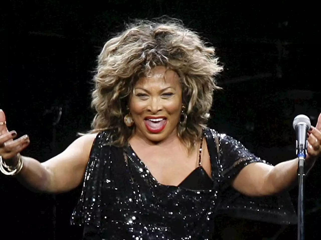 Bryan Adams, Beyonce, Angela Bassett among celebs paying tribute to Tina Turner