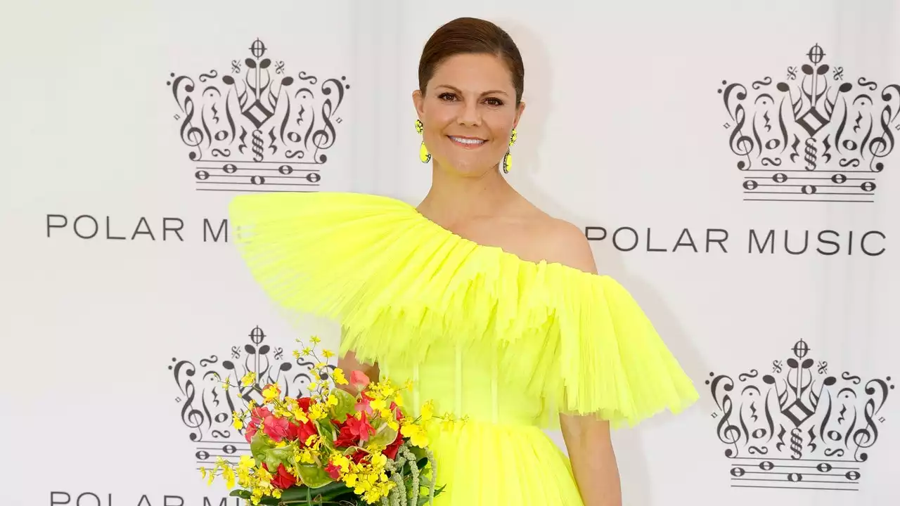 Victoria de Suecia acapara todas las miradas en los Polar Music Prize con un vestido amarillo neón de H&M