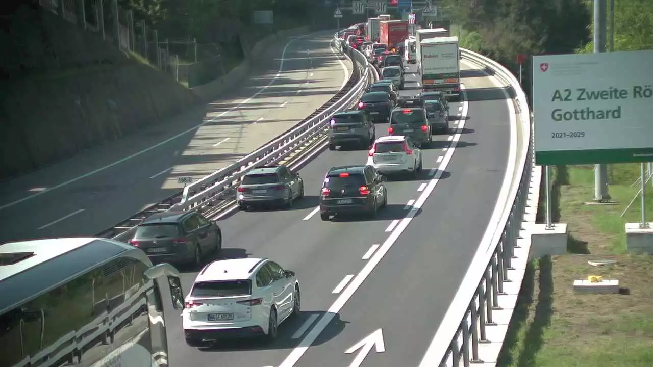 Gotthard: Stau bereits 8 Kilometer lang