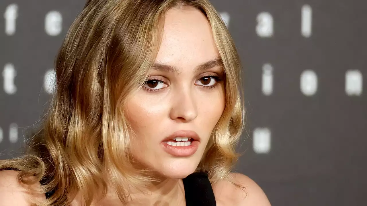 Lily-Rose Depp habla, por fin, de su padre Johnny Depp tras la ovación que recibió el actor en Cannes