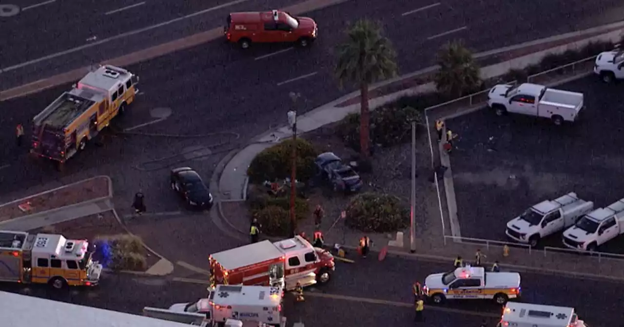 Teen boy dead, 3 others hurt during crash near 53rd and Grand avenues