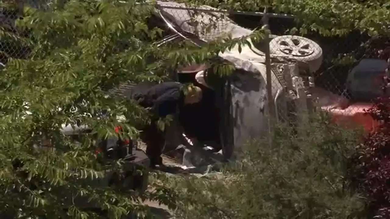 Driver hurt after car careens off Henry Hudson Parkway into construction site