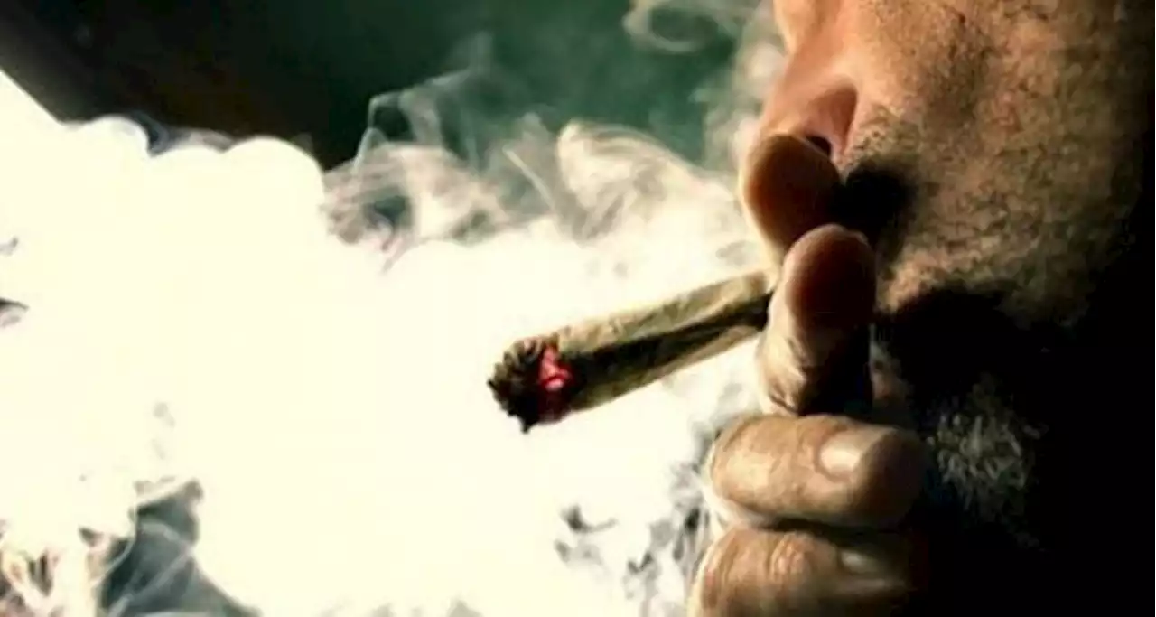 مدمن يقتل والدته وشقيقته لرفضهما إعطاءه نقودًا