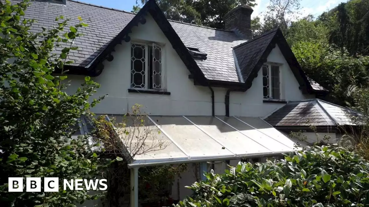 Powys homeowner happy to sell house £100,000 below value